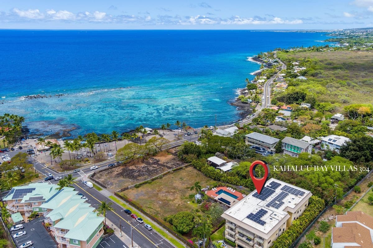 Condo in Kailua-Kona · ★4.81 · 2 bedrooms · 4 beds · 2 private baths - Photo 2