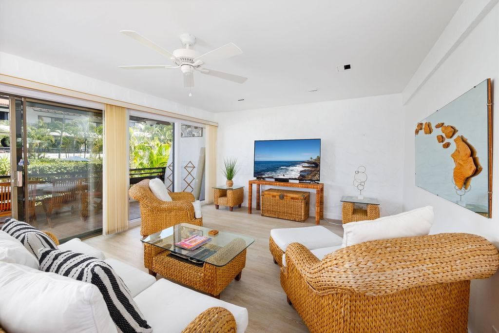 Condo in Kailua-Kona · ★4.94 · 2 bedrooms · 2 beds · 2 baths - Photo 4