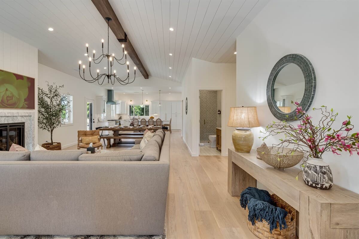 Gated Wine Country Estate with Guest & Pool House - Photo 2