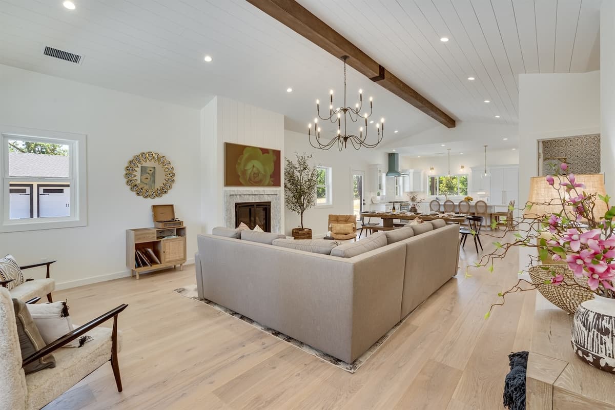 Gated Wine Country Estate with Guest & Pool House - Photo 1