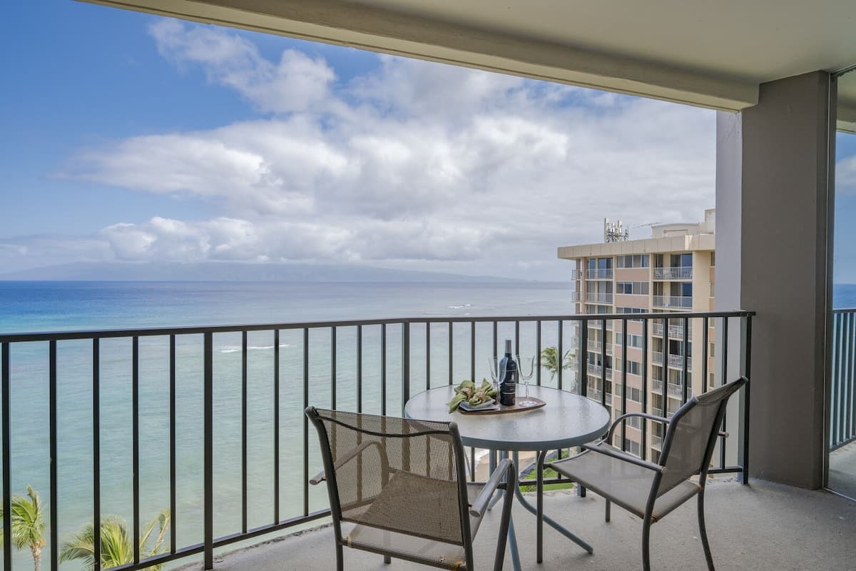 Condo in Lahaina · ★4.8 · 1 bedroom · 2 beds · 1 private bath - Photo 5