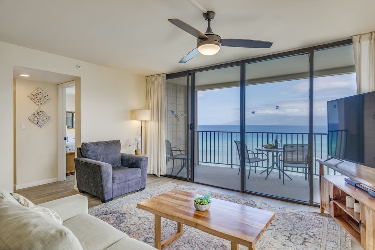 Condo in Lahaina · ★4.8 · 1 bedroom · 2 beds · 1 private bath - Photo 1