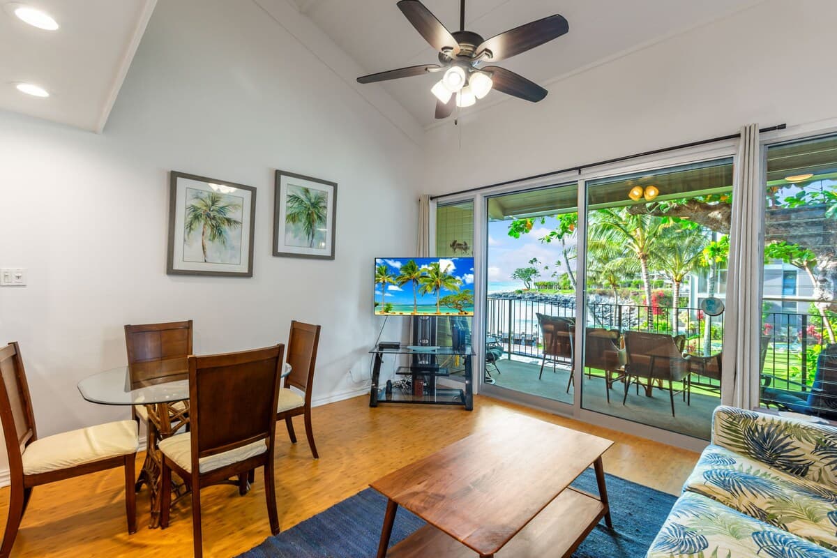 Condo in Lahaina · ★5.0 · 2 bedrooms · 2 beds · 2 baths - Photo 3