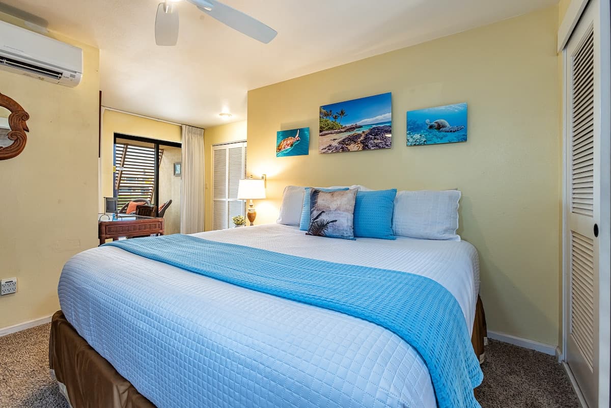 Condo in Kihei · ★4.33 · 2 bedrooms · 4 beds · 2 shared baths - Photo 3