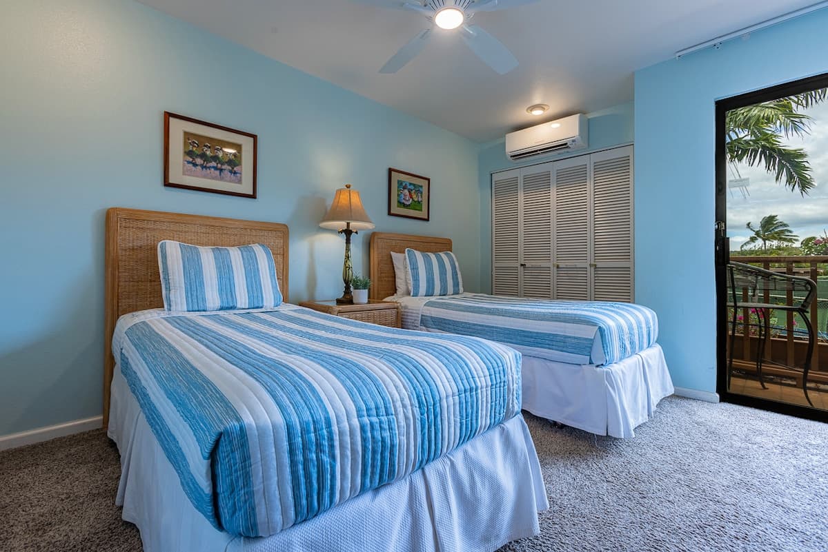 Condo in Kihei · ★4.33 · 2 bedrooms · 4 beds · 2 shared baths - Photo 5