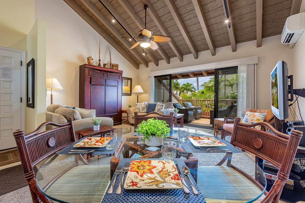 Condo in Kihei · ★4.33 · 2 bedrooms · 4 beds · 2 shared baths - Photo 2