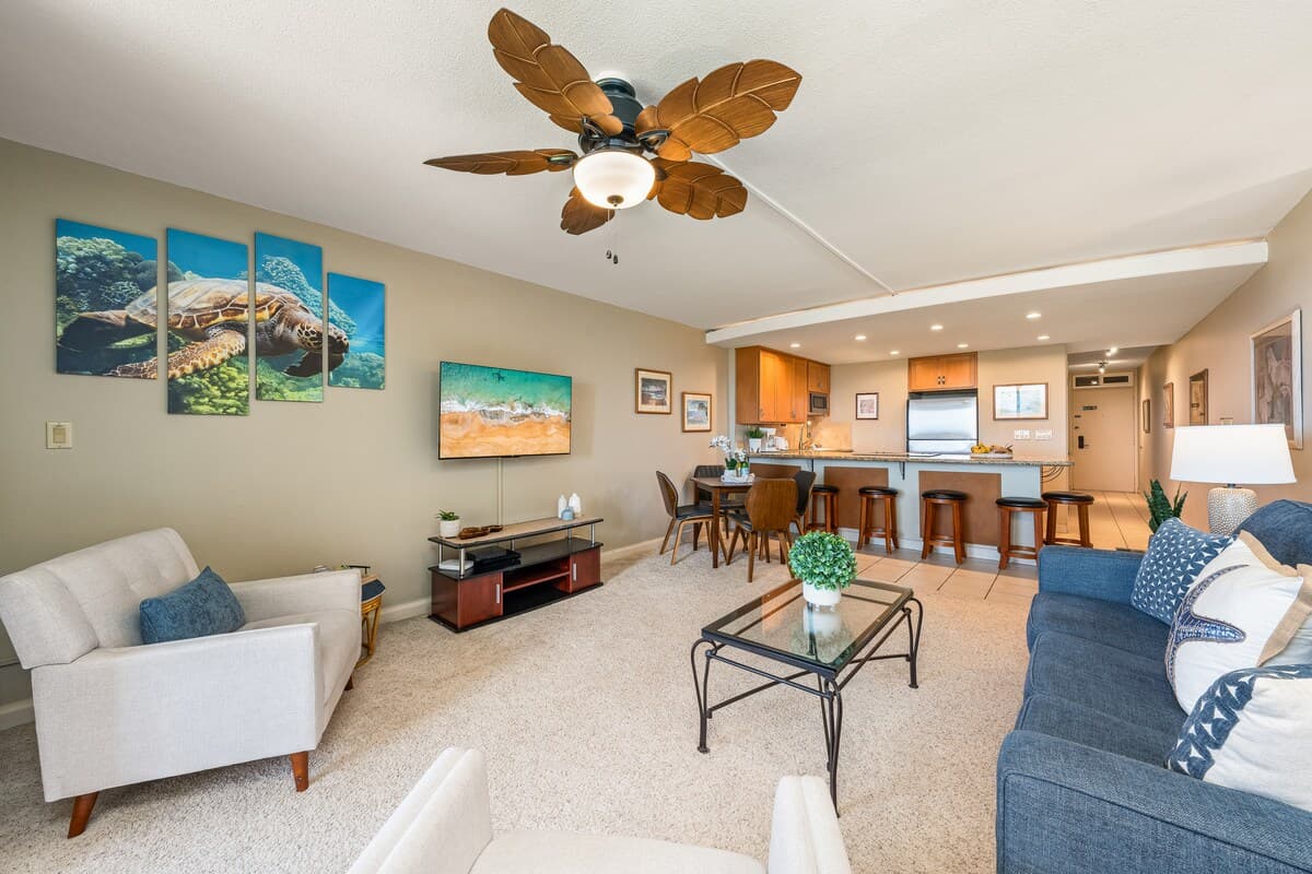 Condo in Lahaina · ★4.81 · 1 bedroom · 2 beds · 1 bath - Photo 4