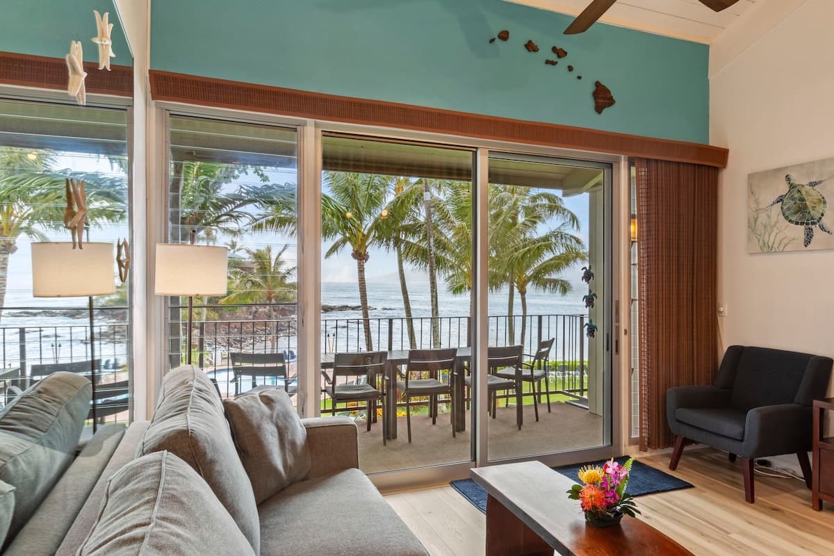 Condo in Lahaina · ★5.0 · 2 bedrooms · 3 beds · 2 baths - Photo 3