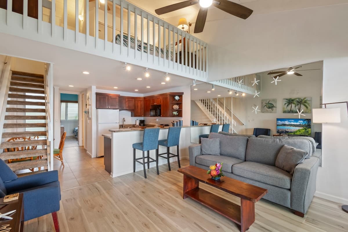 Condo in Lahaina · ★5.0 · 2 bedrooms · 3 beds · 2 baths - Photo 4