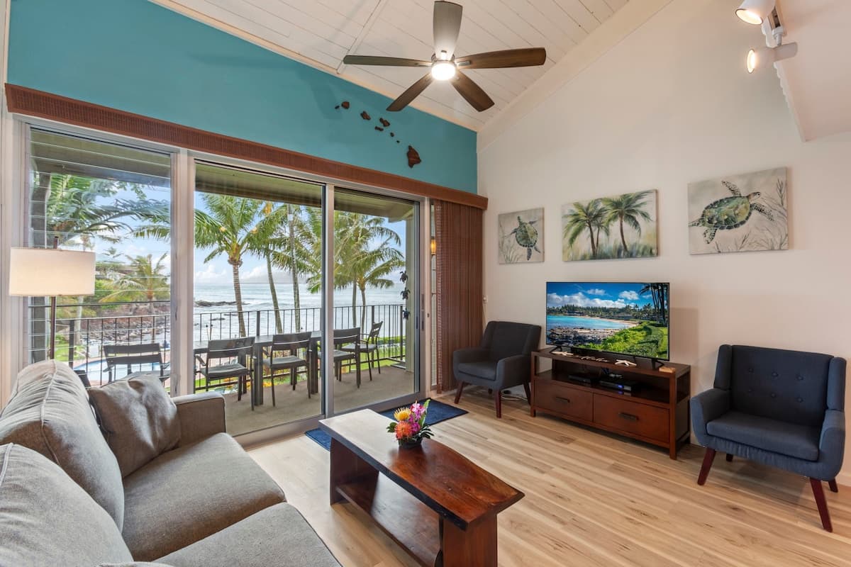 Condo in Lahaina · ★5.0 · 2 bedrooms · 3 beds · 2 baths - Photo 5