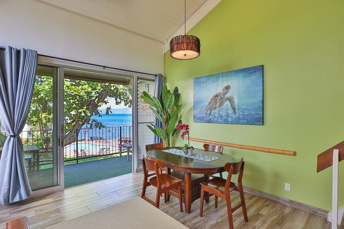 Condo in Lahaina · ★5.0 · 3 bedrooms · 4 beds · 2 baths - Photo 4