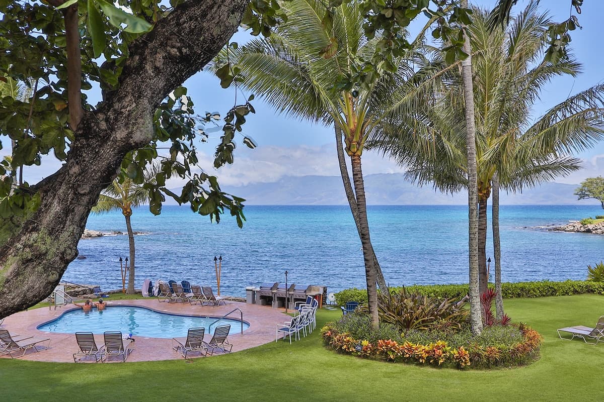 Condo in Lahaina · ★5.0 · 3 bedrooms · 4 beds · 2 baths - Photo 1