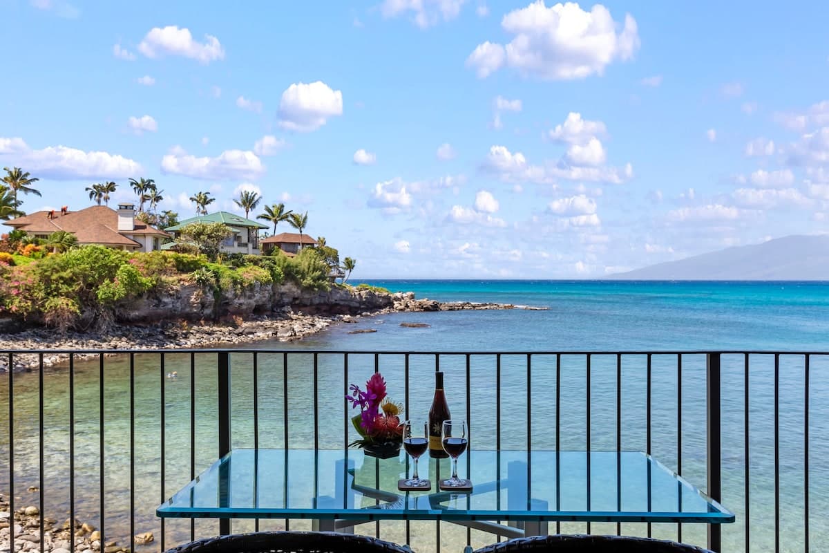 Condo in Lahaina · ★5.0 · 2 bedrooms · 3 beds · 2 baths - Photo 1