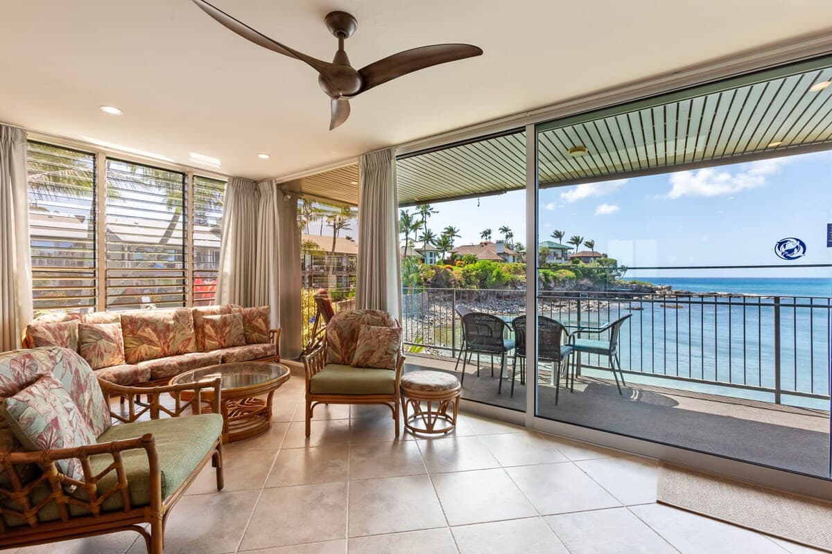 Condo in Lahaina · ★5.0 · 2 bedrooms · 3 beds · 2 baths - Photo 3