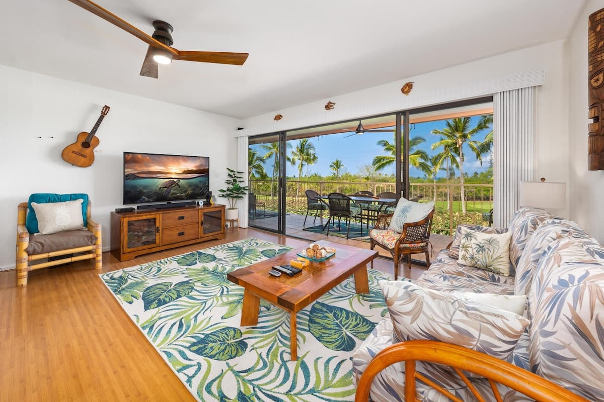 Condo in Kailua-Kona · ★5.0 · 2 bedrooms · 3 beds · 2 private baths - Photo 1