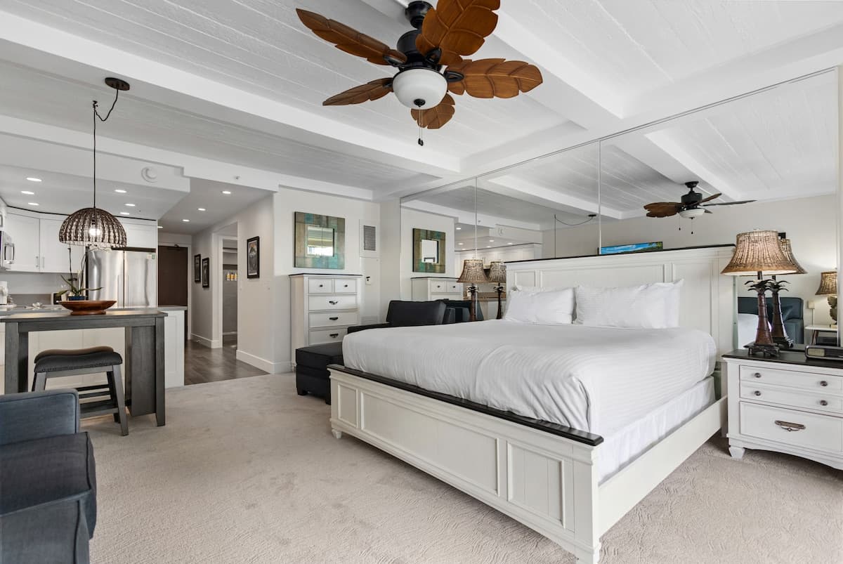 Condo in Lahaina · ★5.0 · Studio · 1 bed · 1 bath - Photo 2