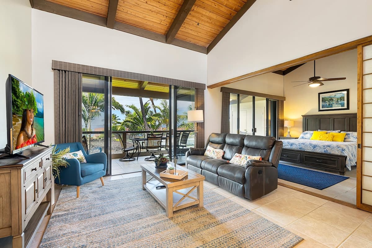 Condo in Kailua-Kona · ★5.0 · 3 bedrooms · 4 beds · 2 private baths - Photo 5