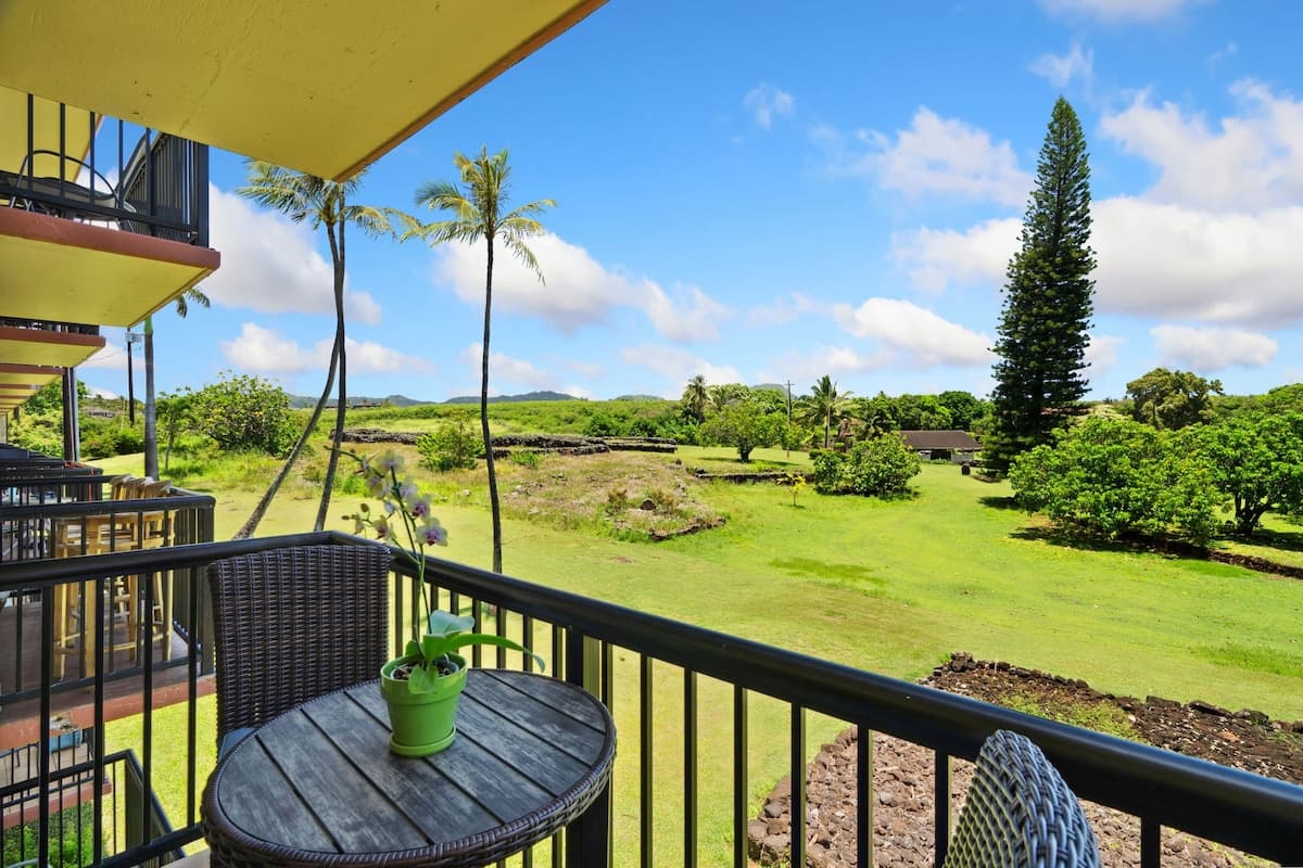 Condo in Koloa · ★4.92 · 1 bedroom · 1 bed · 1 bath - Photo 2