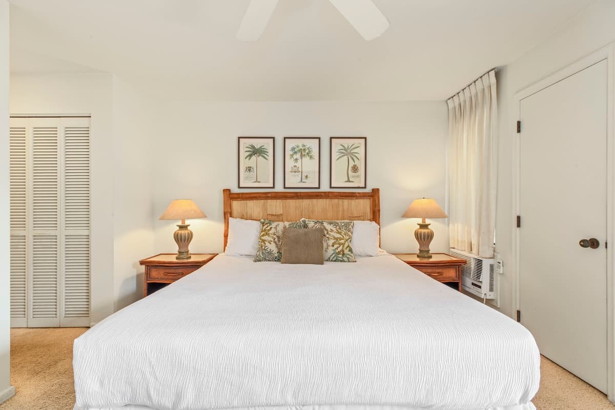 Condo in Kihei · ★4.93 · 1 bedroom · 2 beds · 2 shared baths - Photo 2