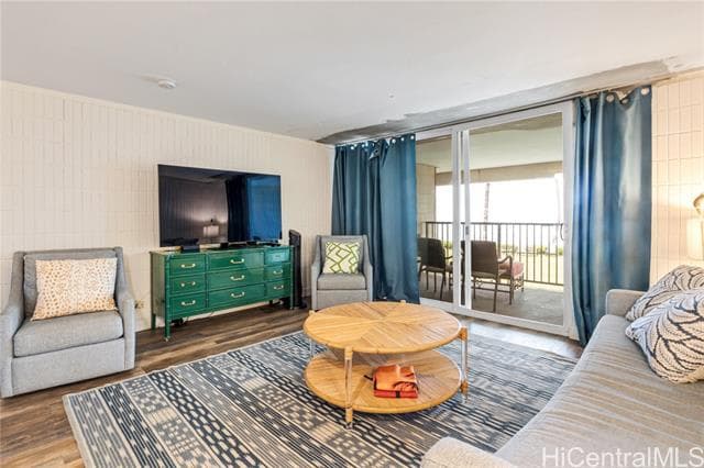 Condo in Hauula · ★4.57 · 1 bedroom · 3 beds · 1 private bath - Photo 3