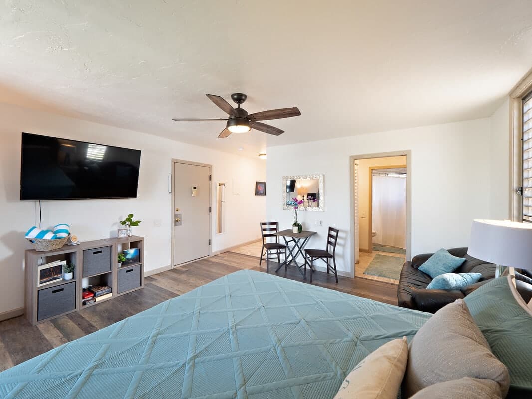 Condo in Kailua-Kona · ★4.9 · 1 bedroom · 1 bed · 1 private bath - Photo 2