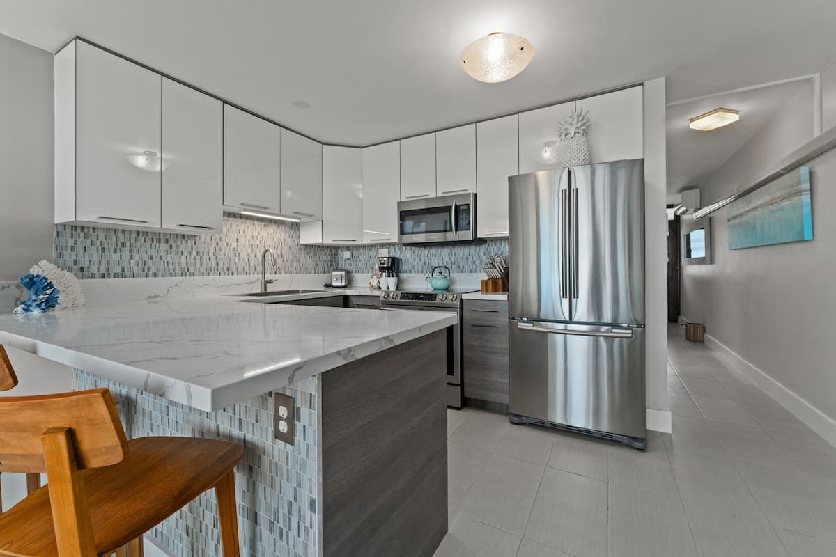 Oceanfront Paradise Remodeled Ground Floor HKOK119 - Photo 5