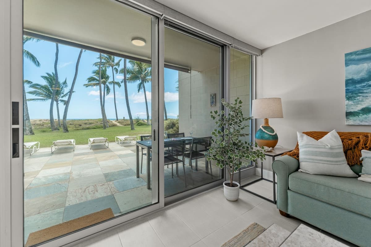Oceanfront Paradise Remodeled Ground Floor HKOK119 - Photo 3