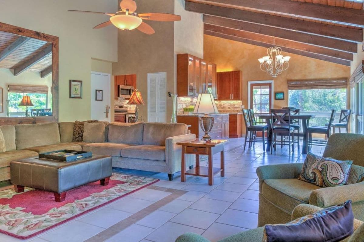 Hotel in Kihei · ★4.76 · 3 bedrooms · 3 beds · 2 shared baths - Photo 2