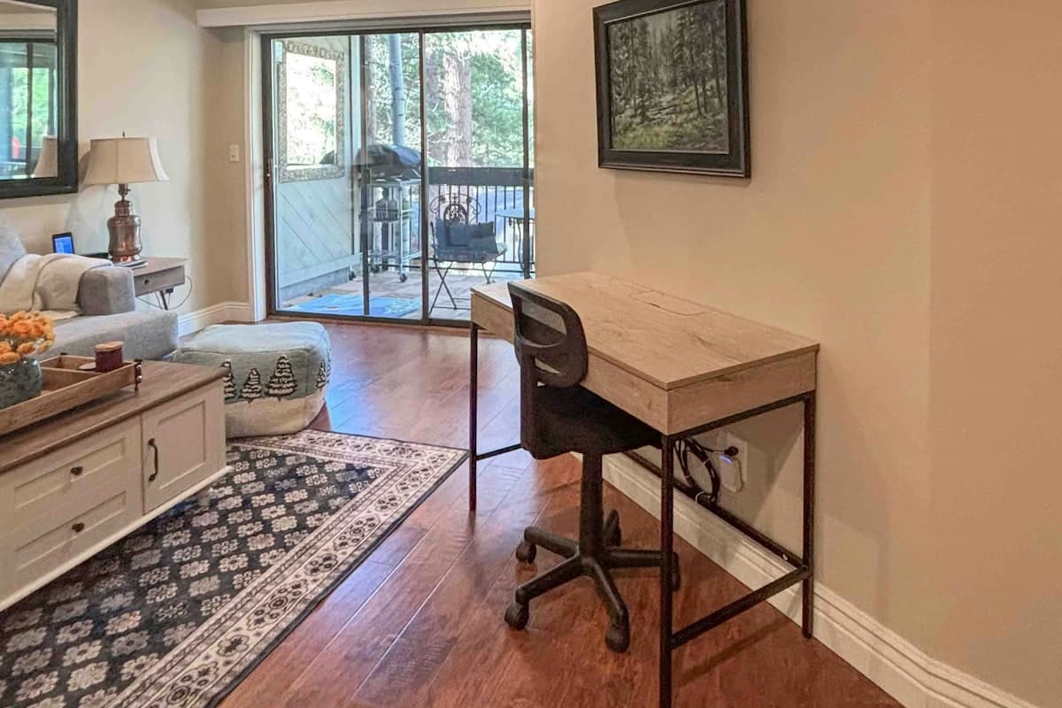 Condo in Incline Village · ★4.67 · 2 bedrooms · 2 beds · 2 private baths - Photo 5