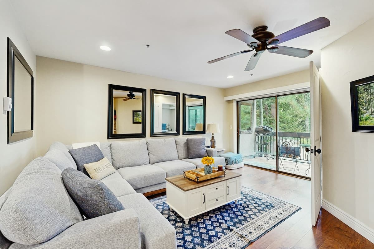 Condo in Incline Village · ★4.67 · 2 bedrooms · 2 beds · 2 private baths - Photo 1