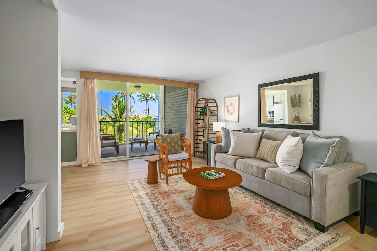 Condo in Princeville · ★4.87 · 1 bedroom · 2 beds · 2 shared baths - Photo 4
