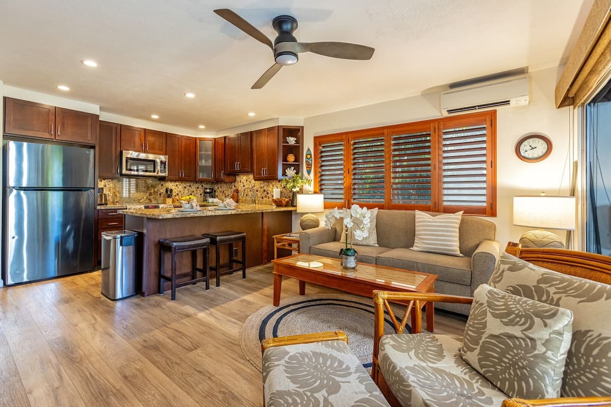 Condo in Kihei · ★4.9 · 1 bedroom · 2 beds · 1 private bath - Photo 4