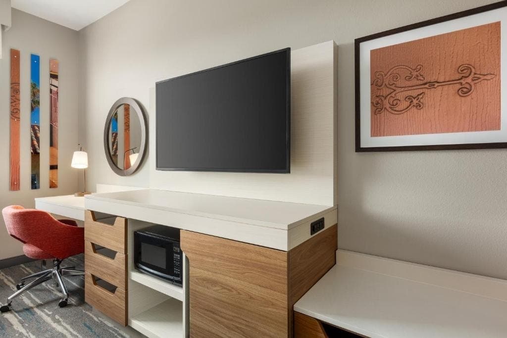 King Studio Suite Near Marina Liquor SAN - Photo 3