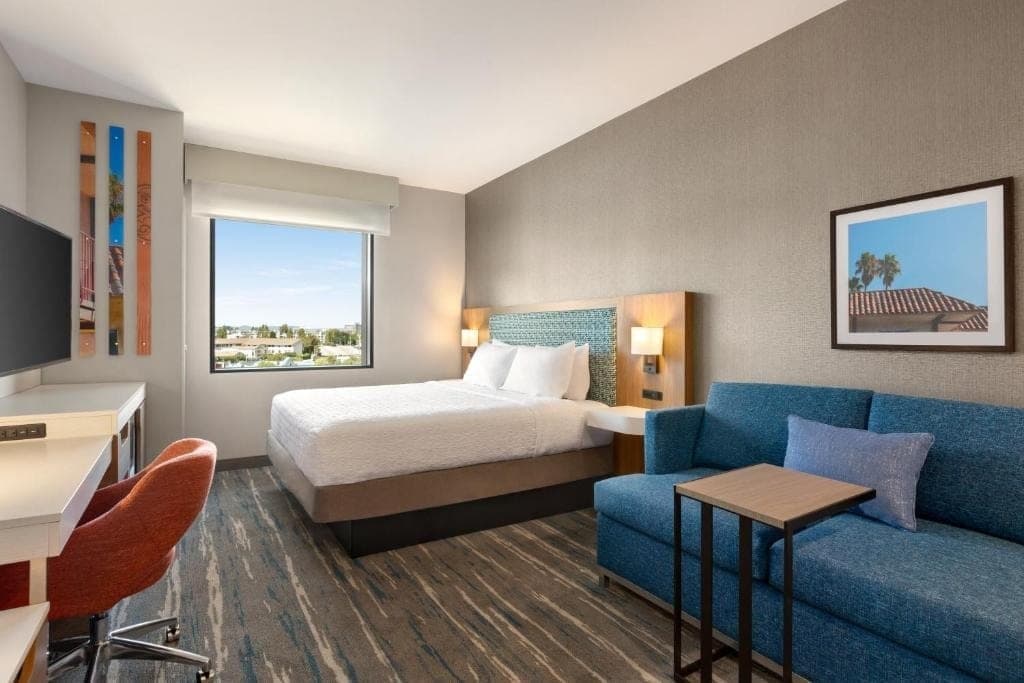 King Studio Suite Near Marina Liquor SAN - Photo 1