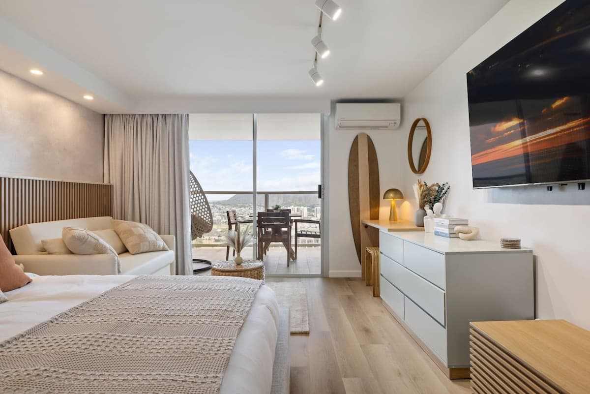 The Ocean View Escape at Waikiki 38F - Photo 2