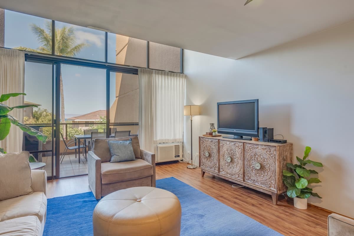 Condo in Lahaina · ★4.93 · 2 bedrooms · 4 beds · 2 shared baths - Photo 4