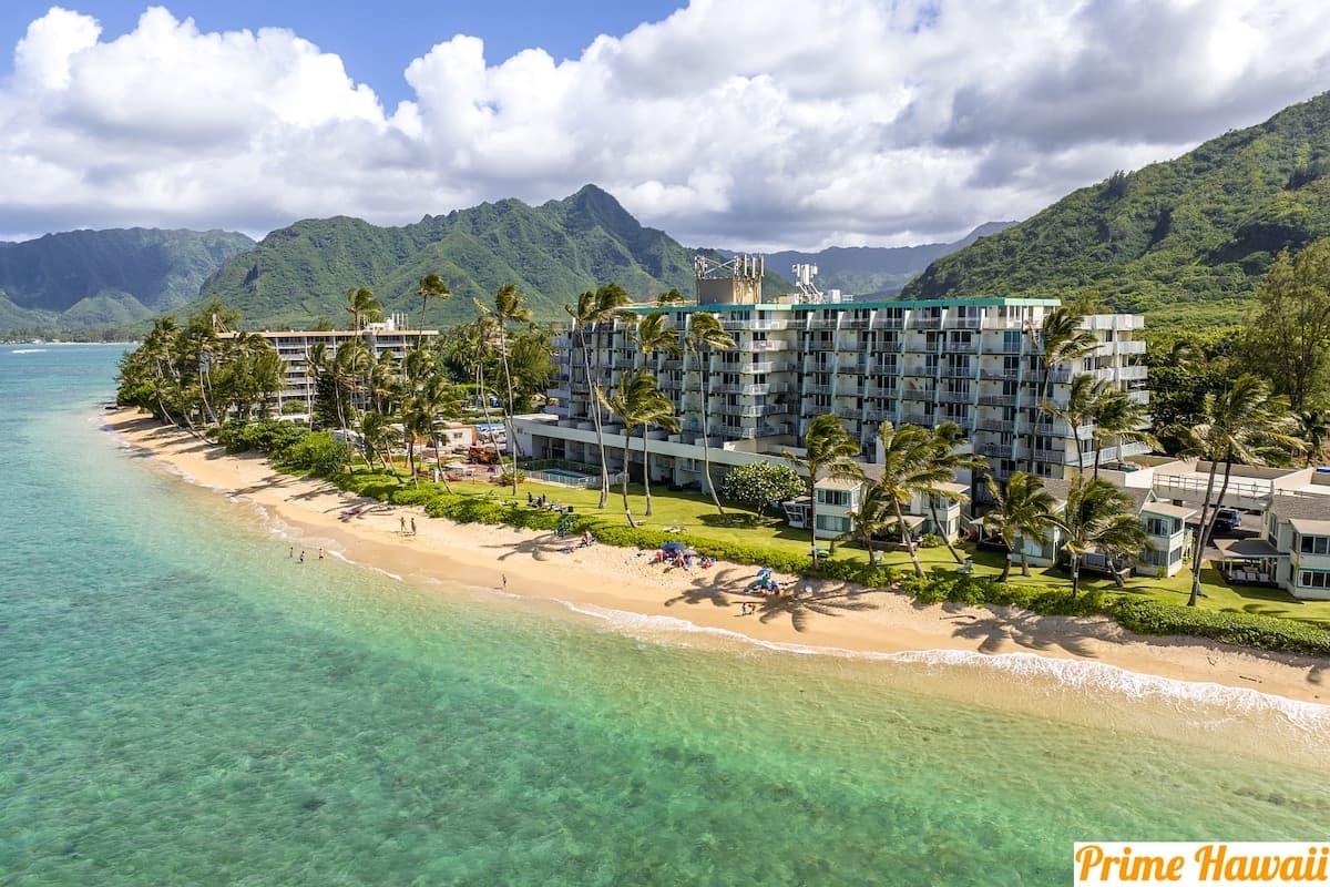 Condo in Hauula · ★4.53 · 1 bedroom · 3 beds · 1 private bath - Photo 3