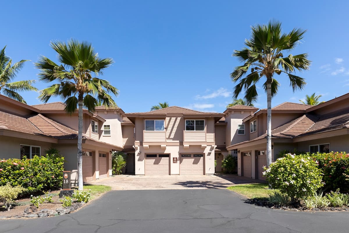 Villa in Waikoloa Village · ★5.0 · 2 bedrooms · 3 beds · 2.5 shared baths - Photo 3