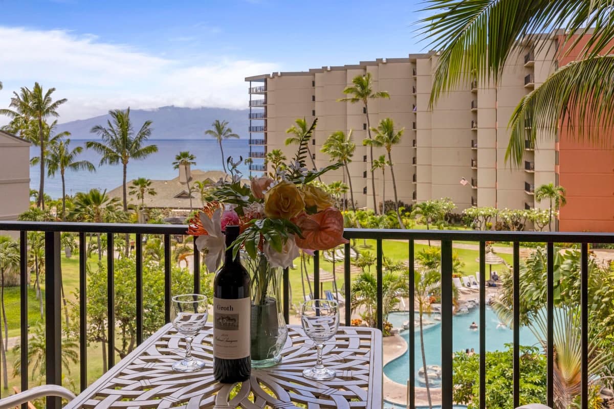 Home in Lahaina · ★4.76 · 1 bedroom · 2 beds · 1 bath - Photo 1