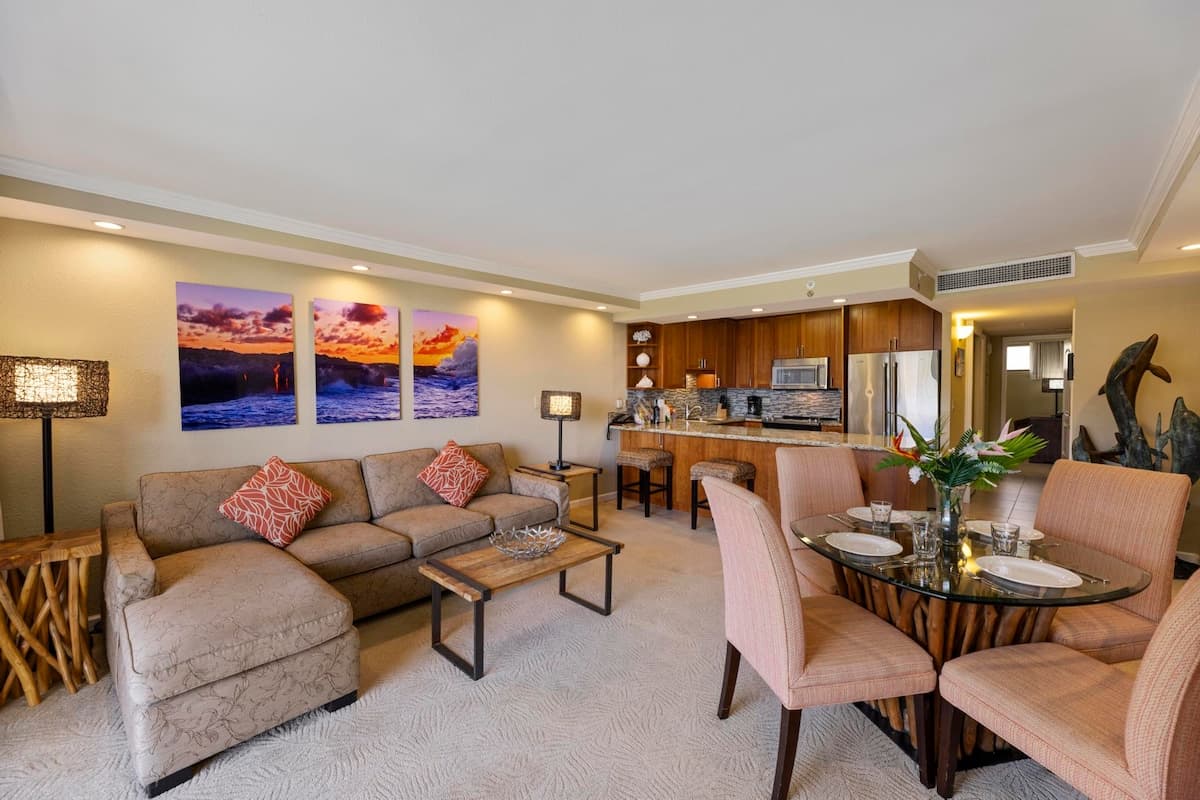 Home in Lahaina · ★4.76 · 1 bedroom · 2 beds · 1 bath - Photo 3