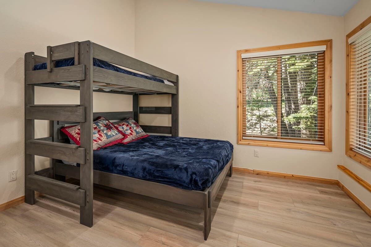 Home in Incline Village · ★5.0 · 5 bedrooms · 7 beds · 5.5 private baths - Photo 5