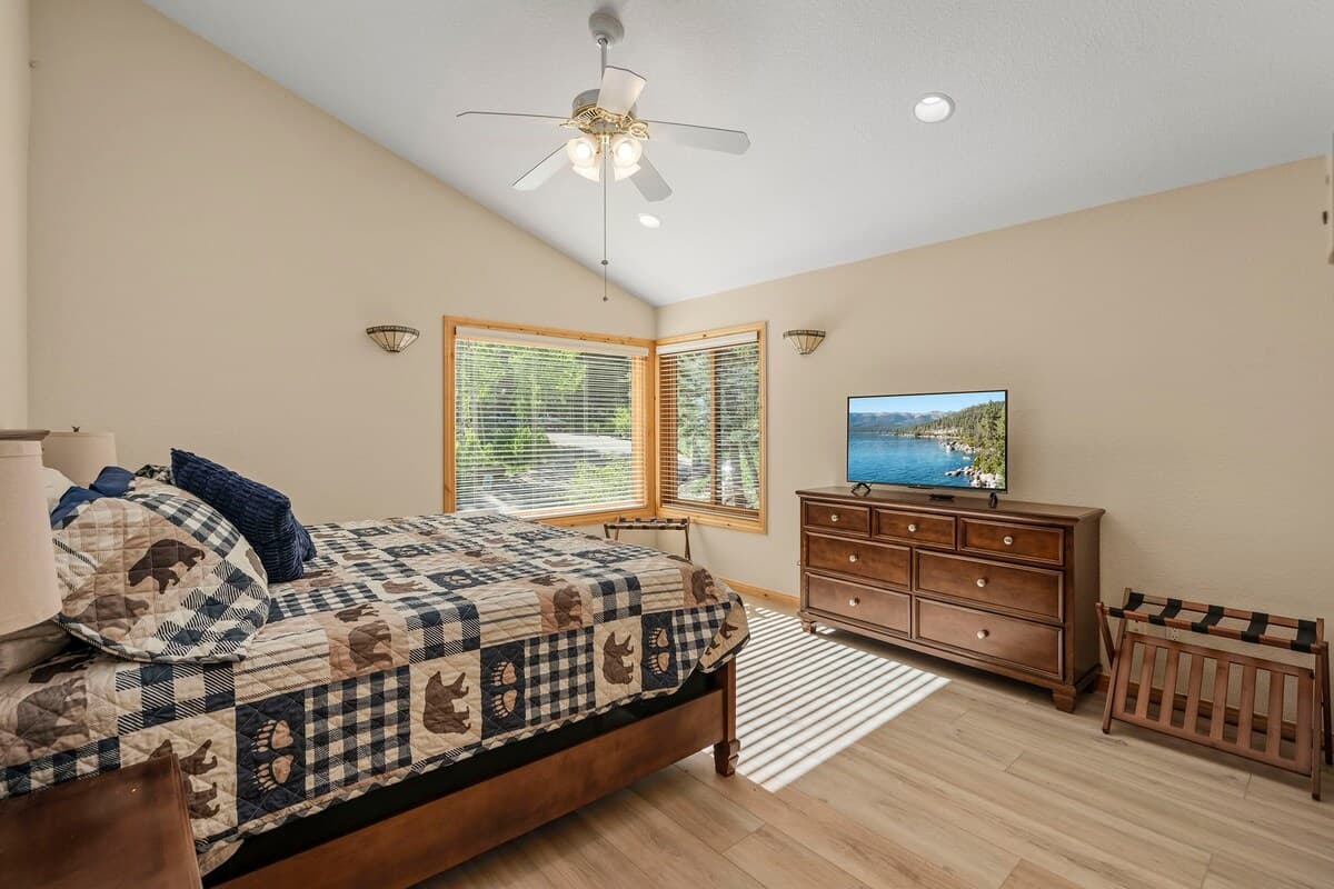 Home in Incline Village · ★5.0 · 5 bedrooms · 7 beds · 5.5 private baths - Photo 4