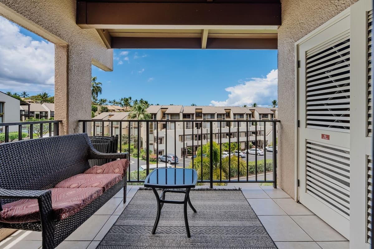 Condo in Kihei · ★4.84 · 3 bedrooms · 5 beds · 3 baths - Photo 4