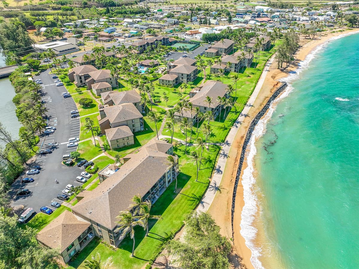 Condo in Kapaa · ★4.56 · 1 bedroom · 2 beds · 1 shared bath - Photo 3