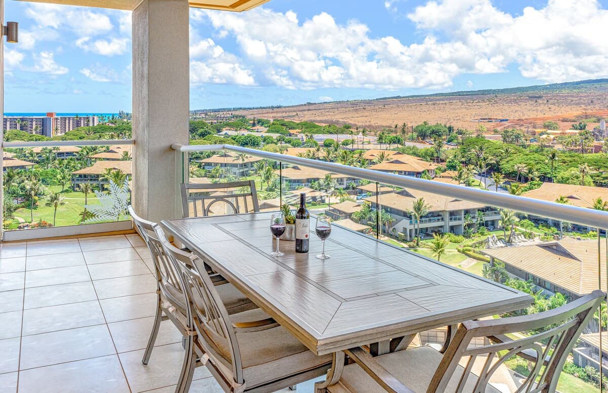 Condo in Lahaina · ★5.0 · 2 bedrooms · 3 beds · 2 baths - Photo 4