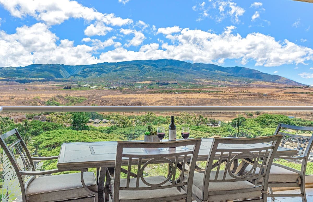 Condo in Lahaina · ★5.0 · 2 bedrooms · 3 beds · 2 baths - Photo 1