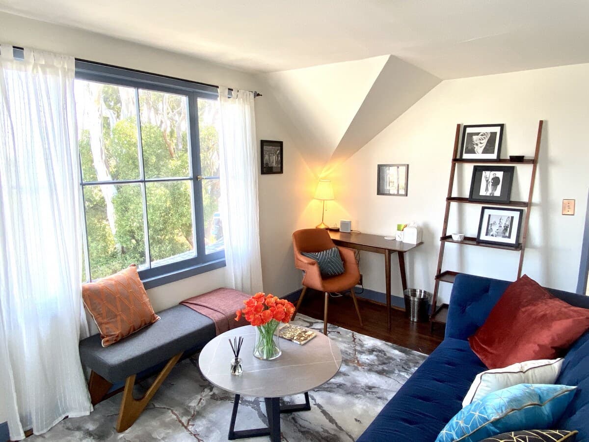 Historic Victorian retreat w/ skyline views - Photo 5