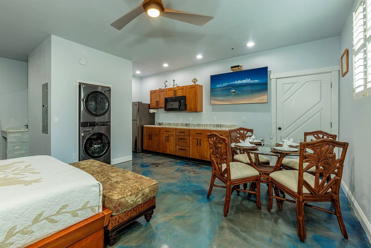 Condo in Wailuku · ★4.85 · 1 bedroom · 1 bed · 1 private bath - Photo 2