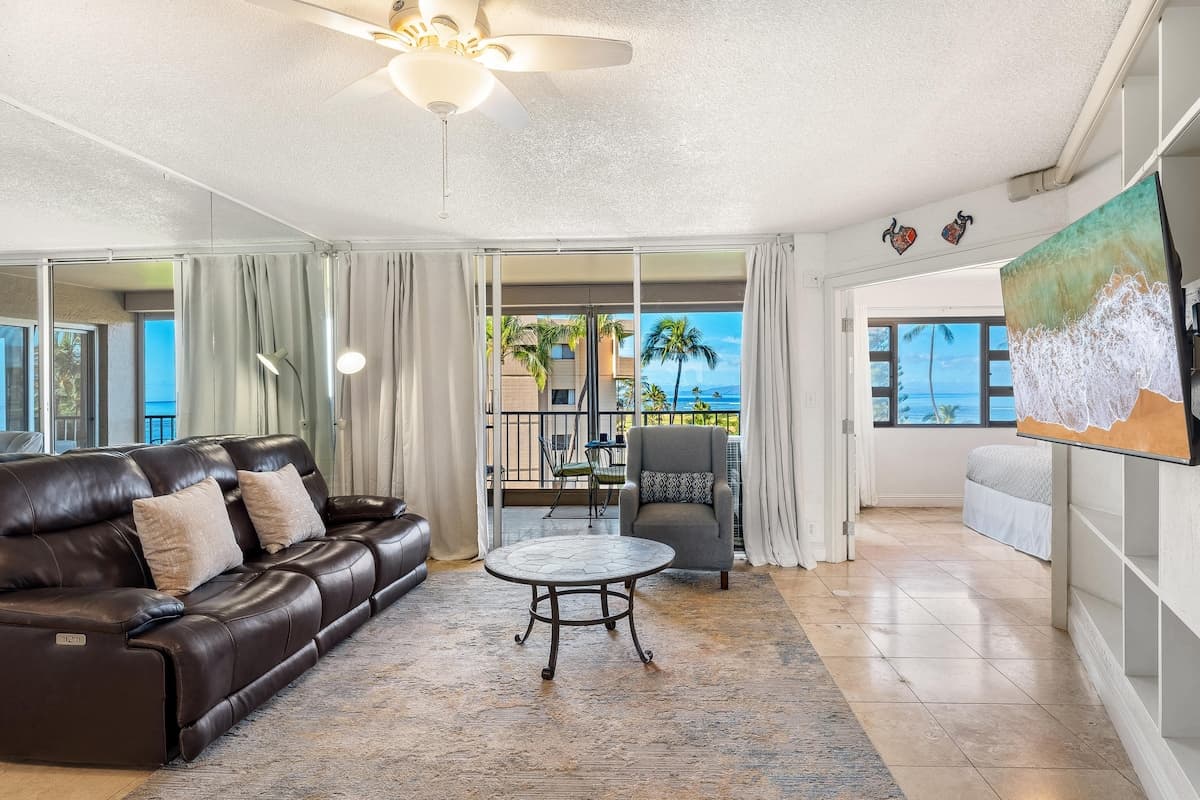 Condo in Kihei · ★4.9 · 2 bedrooms · 3 beds · 2 private baths - Photo 5