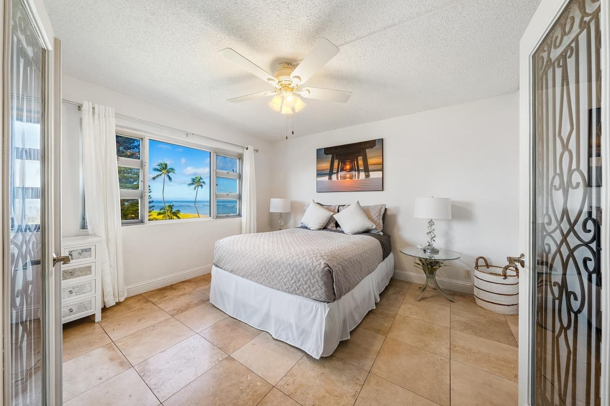 Condo in Kihei · ★4.9 · 2 bedrooms · 3 beds · 2 private baths - Photo 2